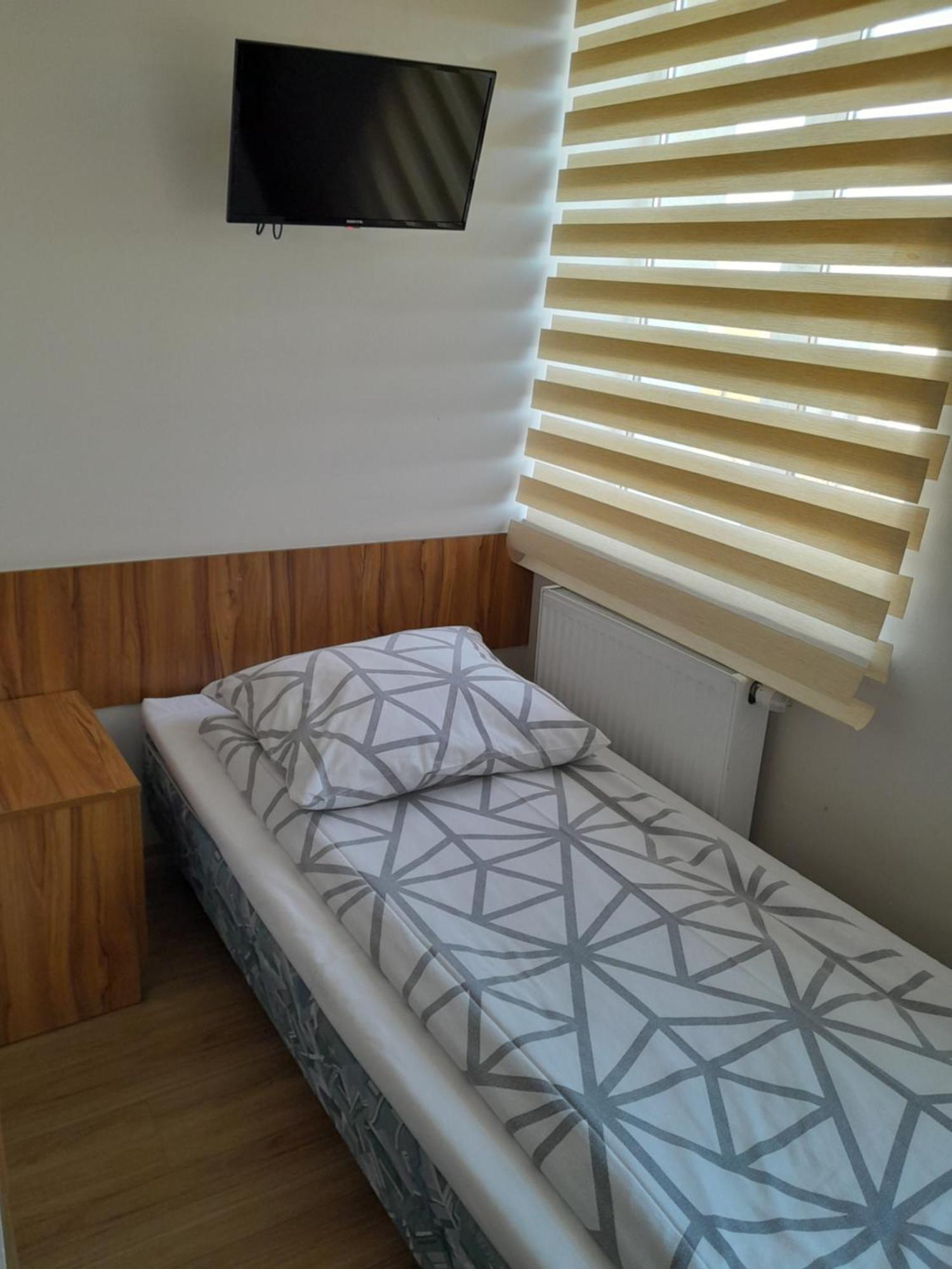 Hostel Polon Pułtusk Екстериор снимка
