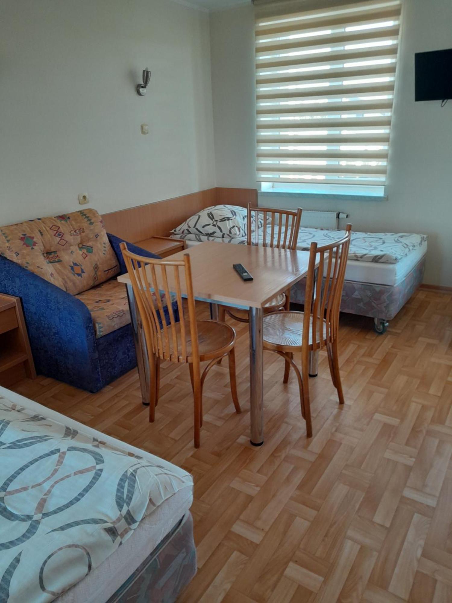 Hostel Polon Pułtusk Екстериор снимка